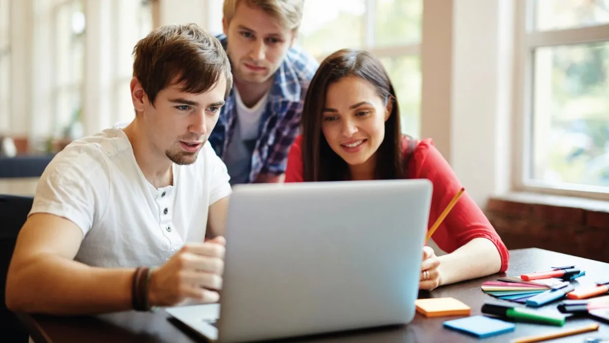 You are currently viewing Best Laptops for Students in 2025 – Budget to Premium Options Reviewed