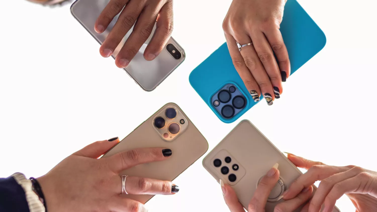 You are currently viewing Top Camera Smartphones for Photography & Videography (Tested & Compared)